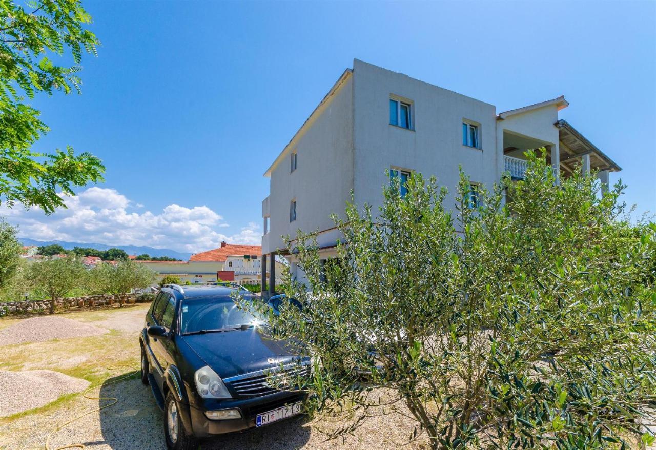 Apartments Ester Lopar Exterior photo